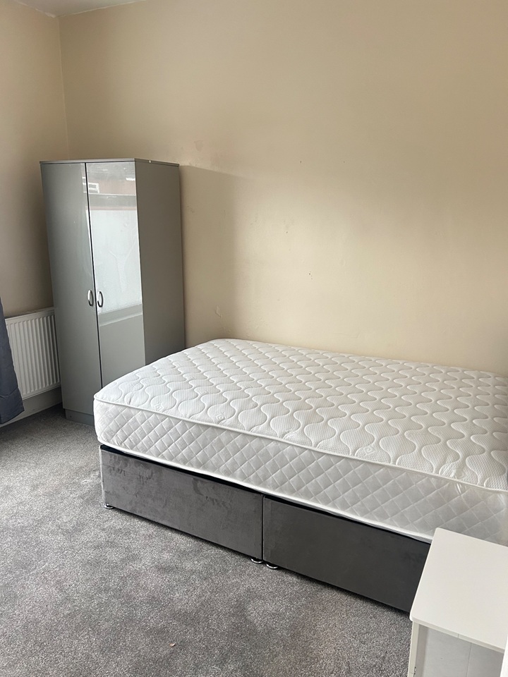 Additional image 2 of 3 Bed Semi-Detached House, Ludlow Road, CV5, N1 7GU