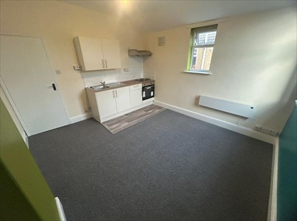 Studio Flat, Grimsby Road, DN35