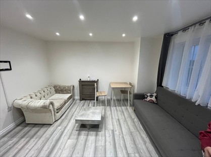 1 Bed Flat, Waterside Close, SE28