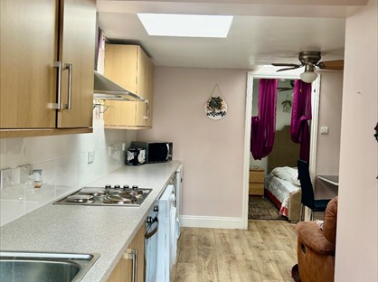 Studio Flat, Heath Road, UB10