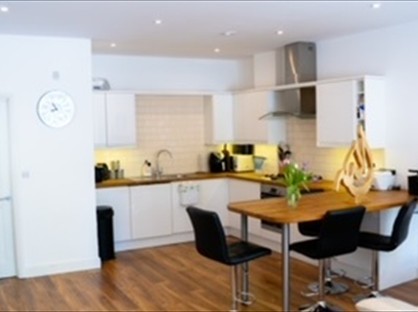 3 Bed Flat, Cleave Avenue, BR6