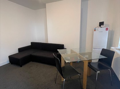 Room in a Shared House, Whingate Avenue, LS12