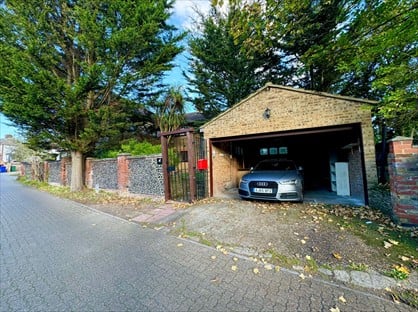 4 Bed Detached House, Meesons Lane, RM17