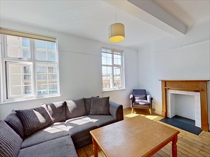 3 Bed Flat, Bolton Crescent, SE5