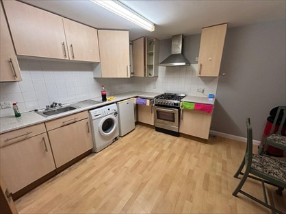 2 Bed Flat, Gowlland Close, CR0