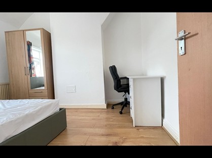 Room in a Shared House, Field Drive, NG20