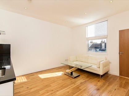 2 Bed Flat, Loftus Road, W12