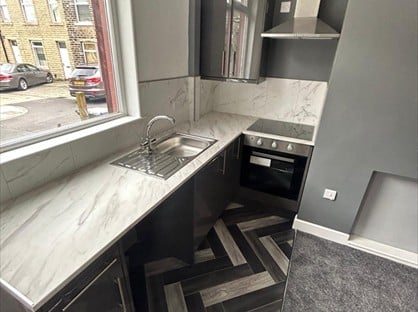 1 Bed Terraced House, Batley Street, HD5