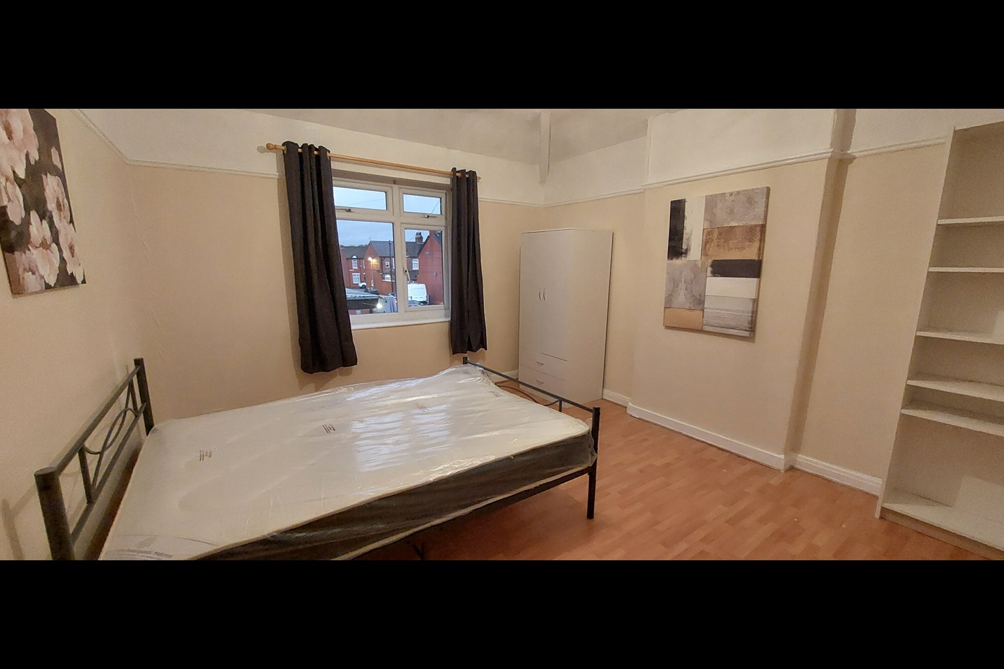 3 Bed Flat, Littleton Road, M7