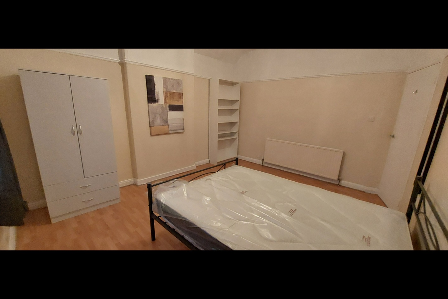 3 Bed Flat, Littleton Road, M7 photo 3