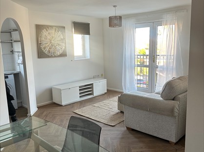 2 Bed Flat, Kendal Court, M22