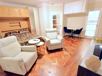 Studio Flat, Hertford Court, N13