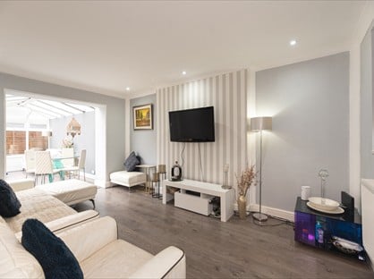 4 Bed Semi-Detached House, Nelson Close, RM7