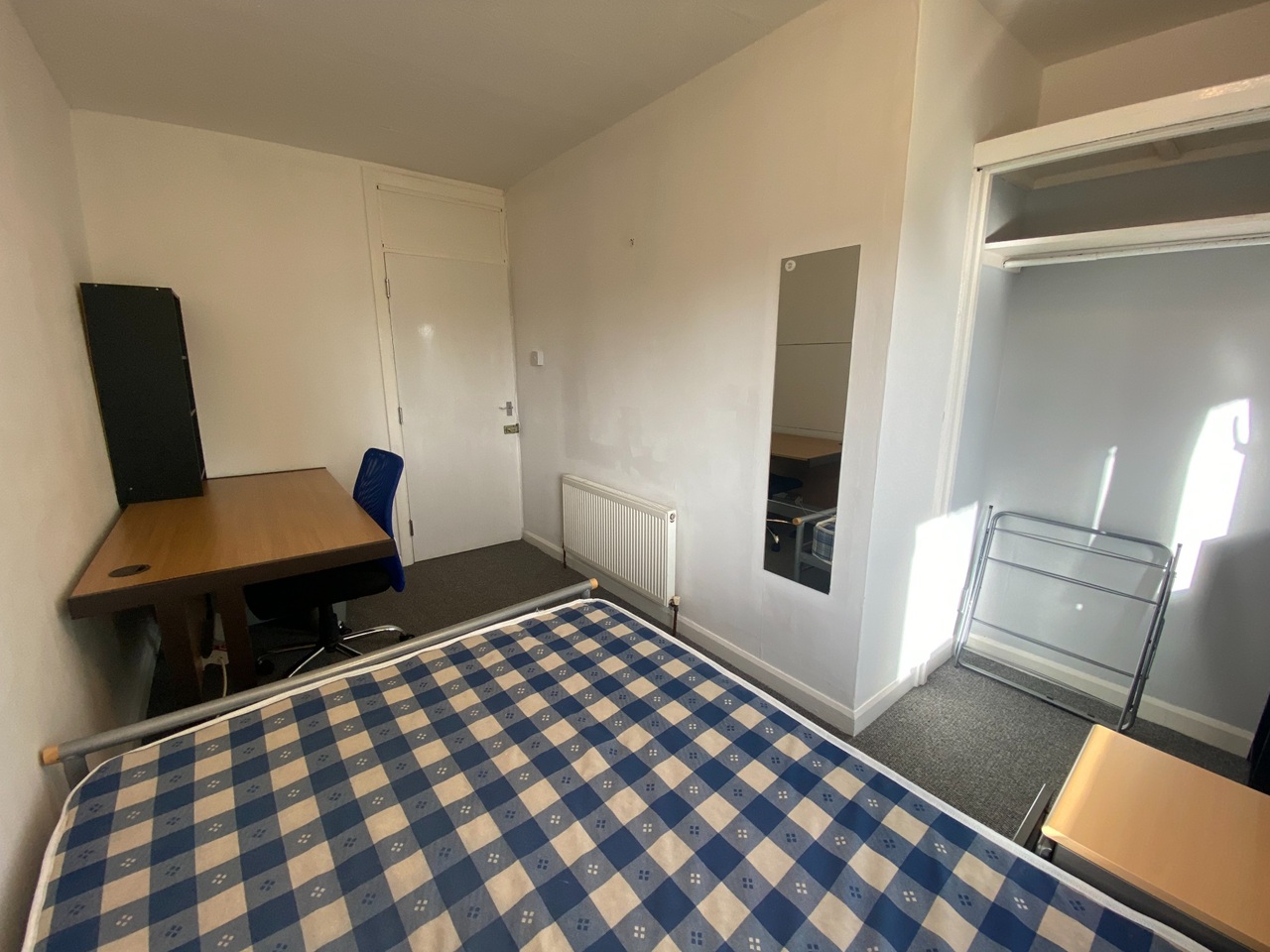 4 Bed Terraced House, Mayors Croft, CV4 photo 3
