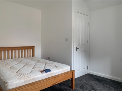 Room in a Shared House, Charter Crescent, TW4