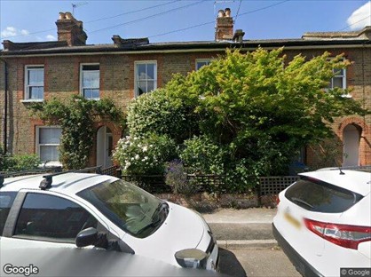 Bedsit, Calder Court, KT5