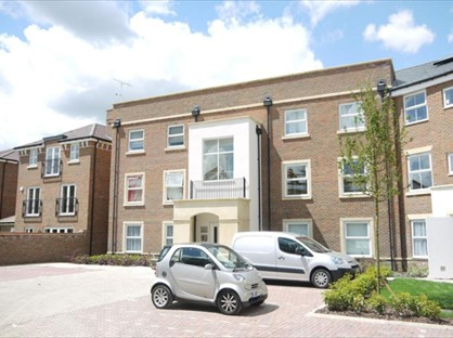 2 Bed Flat, Sentry House, UB10