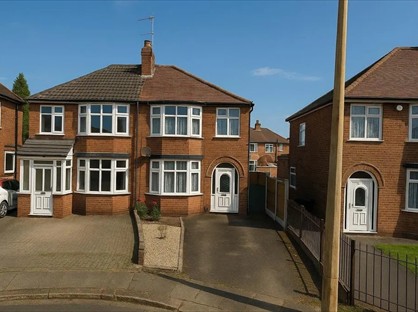 3 Bed Semi-Detached House, Eileen Avenue, LE4