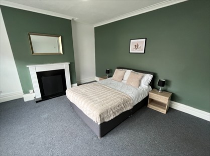 Room in a Shared House, Market Street, S80