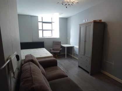 1 Bed Flat, Sunbridge Road, BD1
