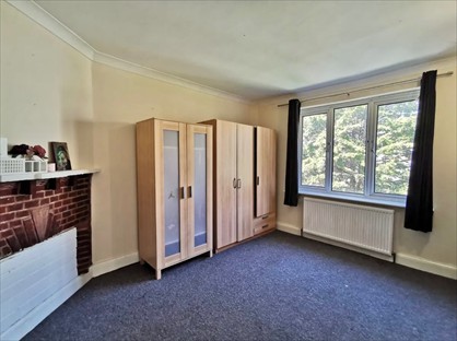 2 Bed Flat, Oak Tree Dell, NW9