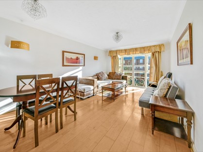 2 Bed Flat, Derwent Court, SE16