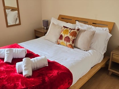 2 Bed Flat, Little London Close, UB8