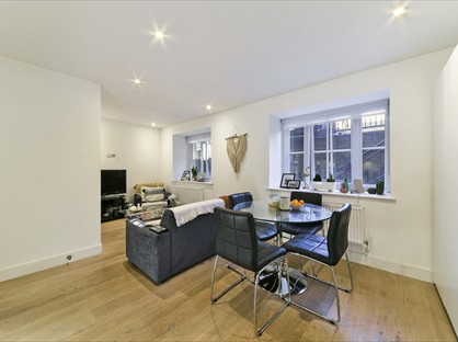 1 Bed Flat, Trent Court, E14