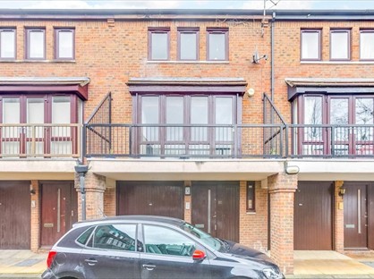 4 Bed Terraced House, Cheryls Close, SW6