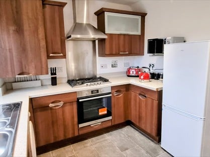 3 Bed End Terrace, Norway Gardens, KY11