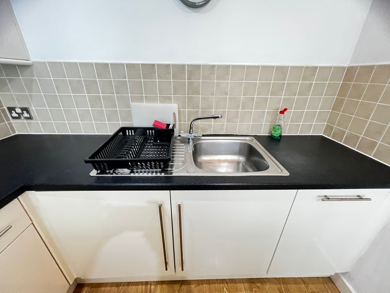 2 Bed Flat, Pall Mall, L3 photo 3
