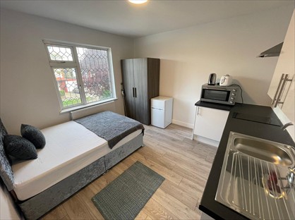 Studio Flat, Brook Road, NW2