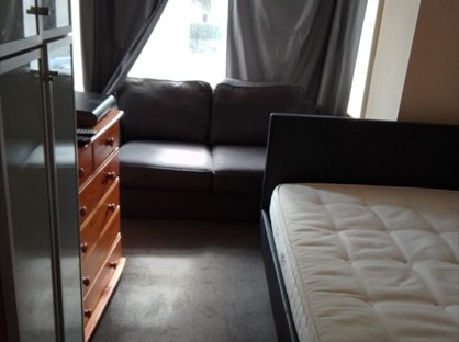 Room in a Shared House, Wheathouse Road, HD2