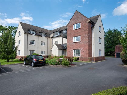 2 Bed Flat, Warford Park, WA16