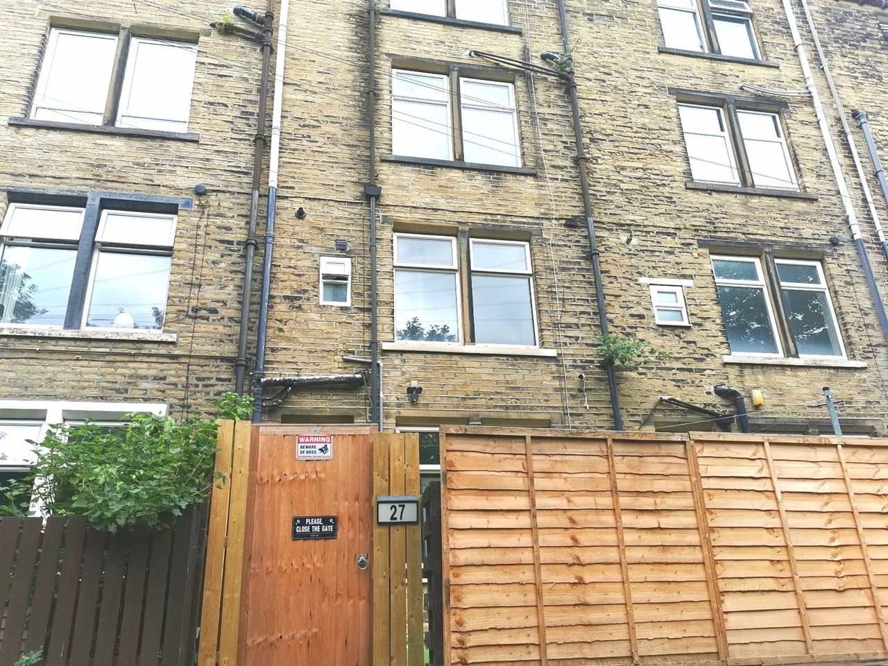 Halifax - 1 Bed Terraced House, Stoney Royd Terrace, HX3 - To Rent Now ...