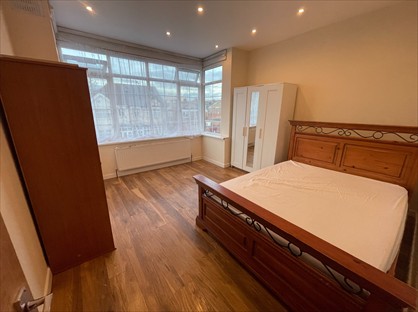 2 Bed Flat, Bowrons Avenue, HA0