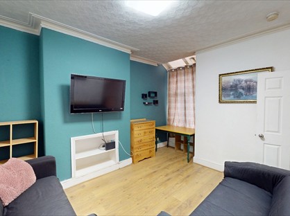 4 Bed Terraced House, Landcross Road, M14