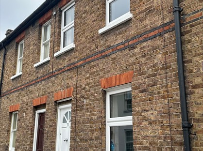 2 Bed Terraced House, Tangier Lane, SL4