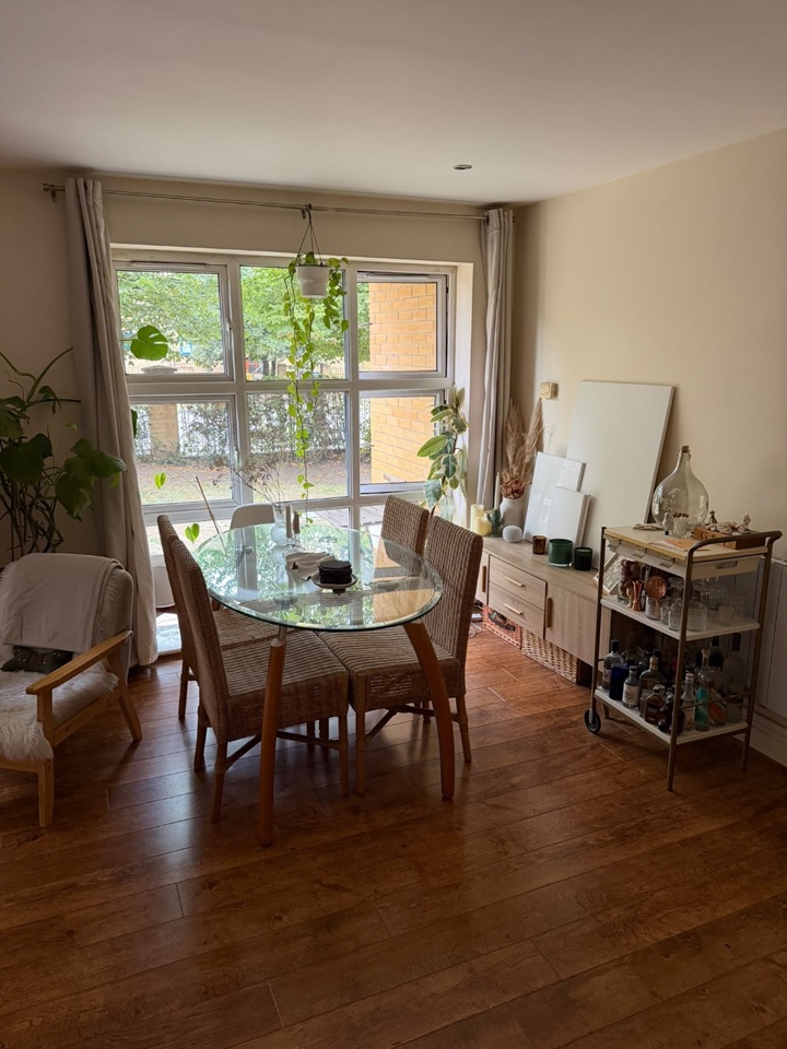 1 Bed Flat, Pembroke House, SW4 photo 4