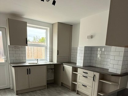 2 Bed Terraced House, Victoria Crescent, DE14