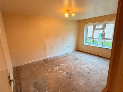 2 Bed Flat, Spring Edge, HX1