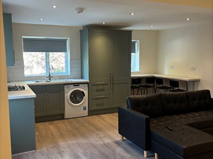 Room in a Shared House, Shaw Lane, L35