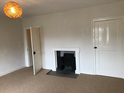 1 Bed Flat, High Street, BA12