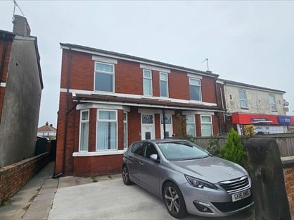3 Bed Semi-Detached House, Rufford Road, PR9