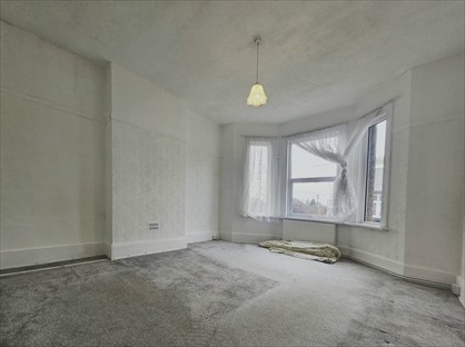 2 Bed Flat, High Street, SS7