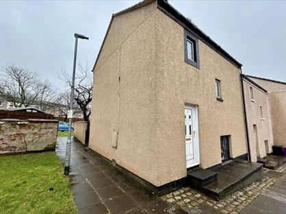 3 Bed End Terrace, Shalloch Place, KA11
