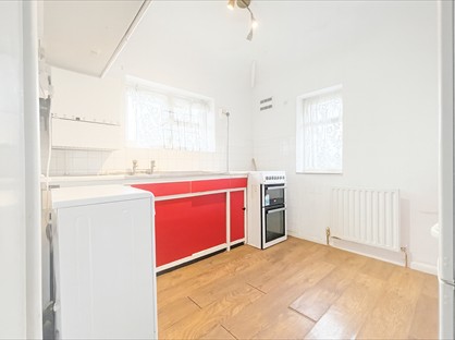 2 Bed Flat, Rutland Avenue, HP12