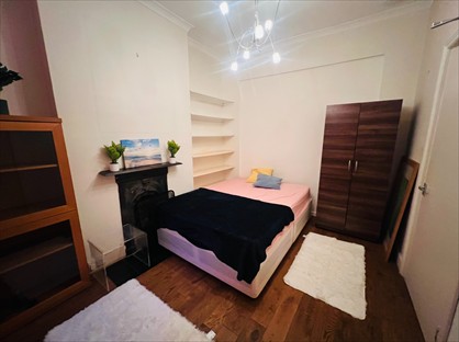 Room in a Shared House, With Garden And Jacuzzi, SW18