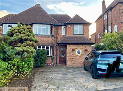 4 Bed Semi-Detached House, Keswick Road, BR4