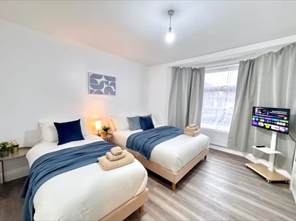 Studio Flat, Monks Park, HA9